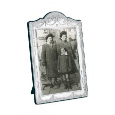 FR617   Victorian Style Photo Frame With Velvet Back 9cm x 13cm Sterling Silver Ari D Norman